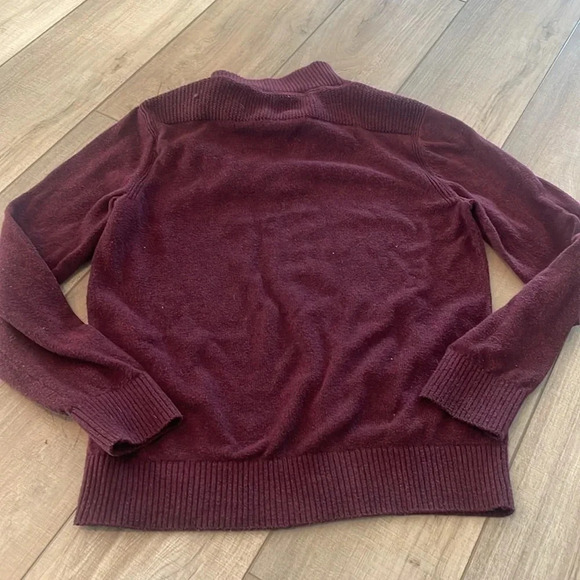 Gap size Medium maroon sweater - Picture 5 of 5